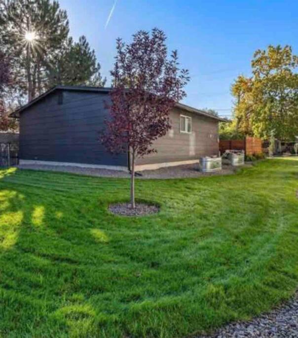 Mid Century Modern Boise-River Bungalow W/ Hot Tub Eksteriør bilde